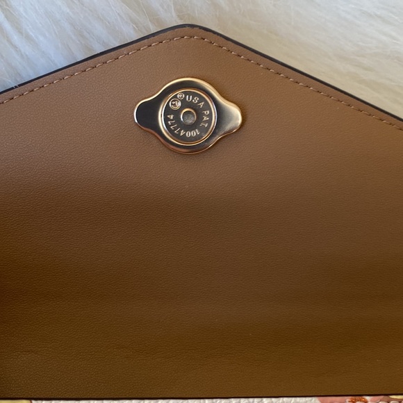 Coach Envelope Clutch Crossbody - Picture 4 of 8